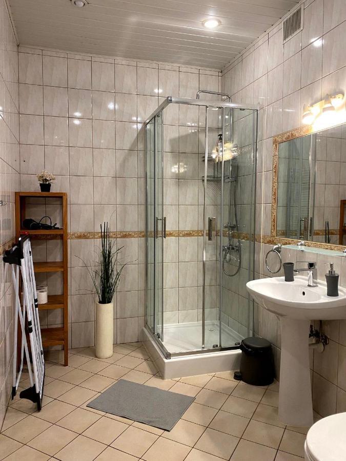 Real Vip Hostel Красков Екстериор снимка
